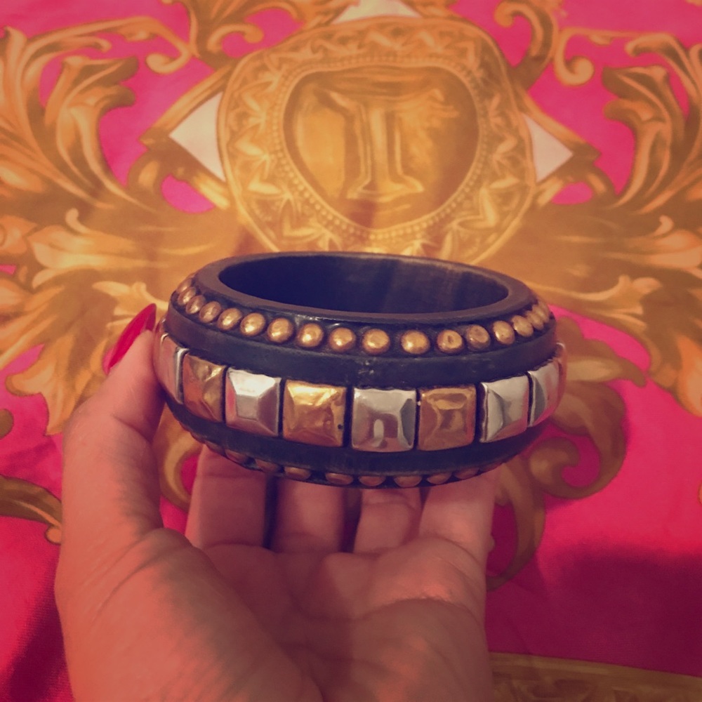 Fashion bracelet